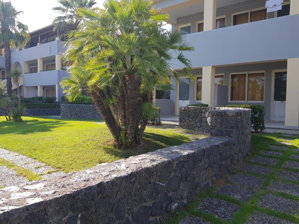 Asteraki Aparthotel Gouviá Eksteriør bilde
